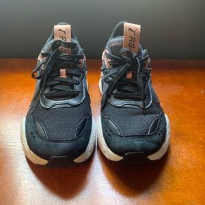 puma rsx trophy gold